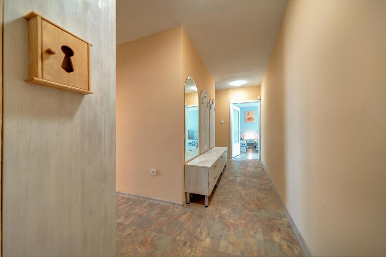 Daisy - 3 Room And Kitchen Apartment In Lazur Burgas Exterior foto
